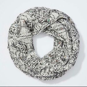 NWT LOFT Chunky Knit Infinity Scarf – Confetti Cable Winter Scarf